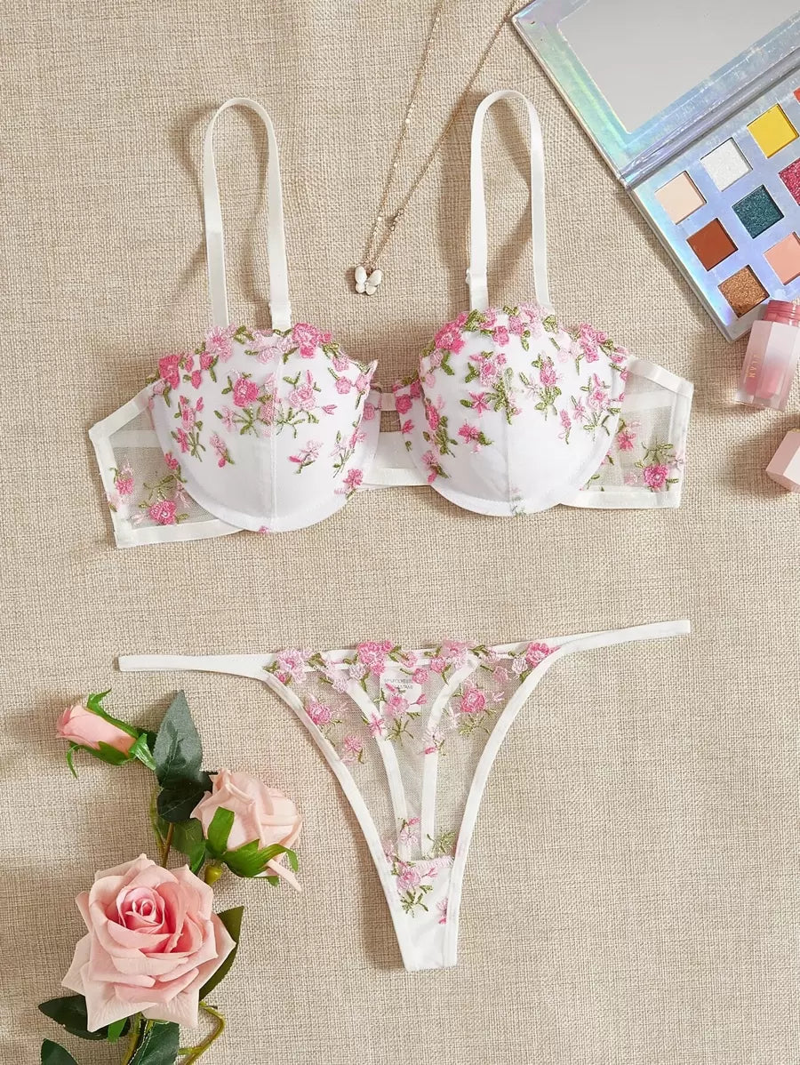 Conjunto Lingerie Bordado Floral Delicado