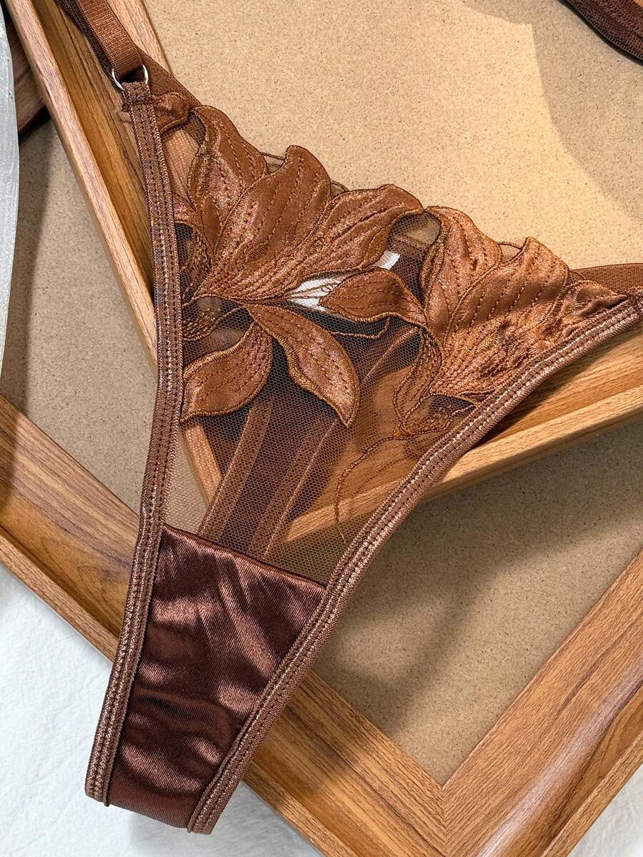 Conjunto Lingerie Bordado de Folha